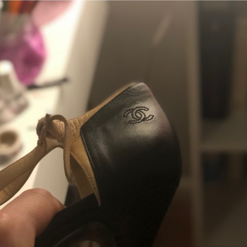 Stunning authentic Chanel heels - Picture 8 of 9